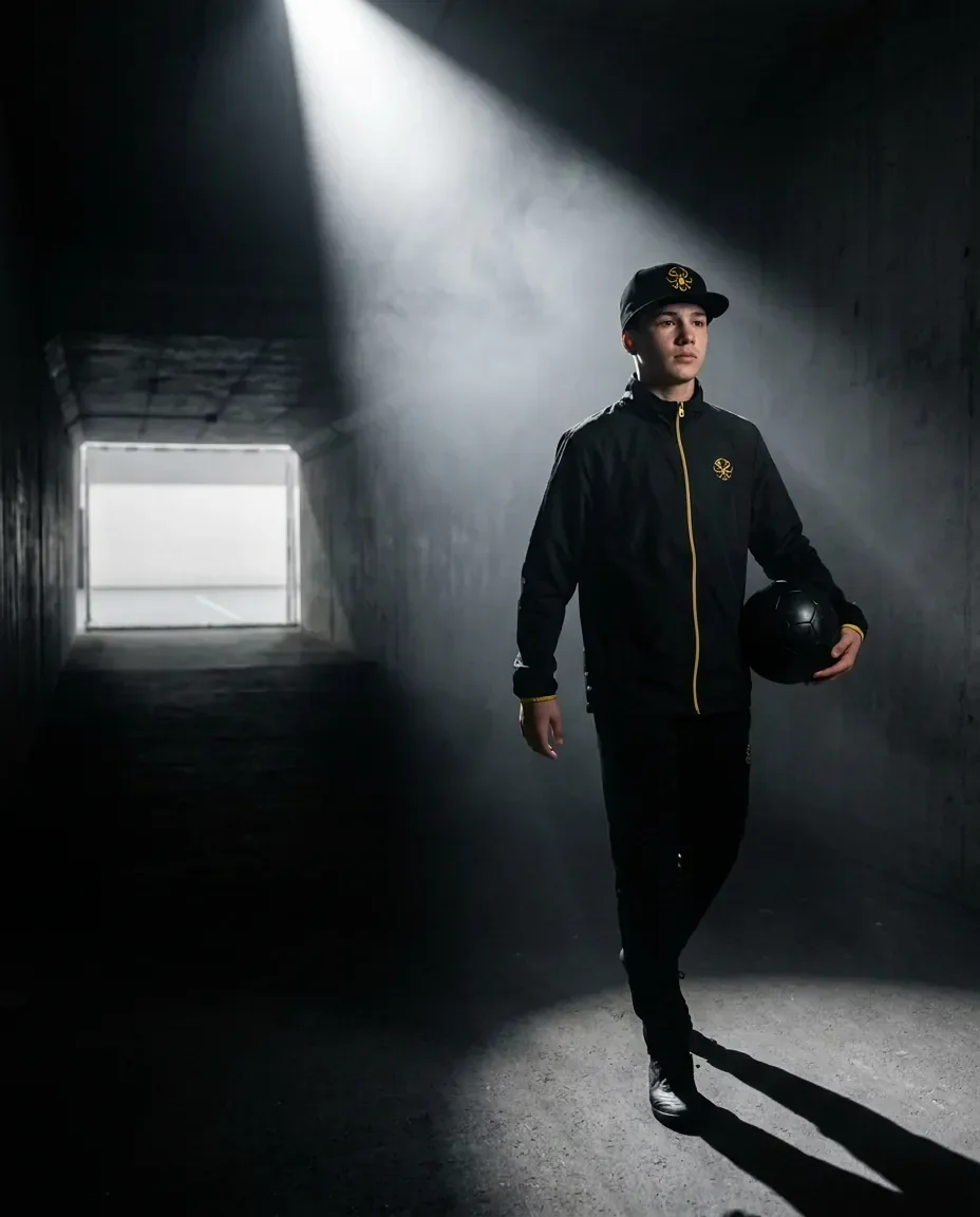 scorpions-11-athlete-hat-windbreaker
